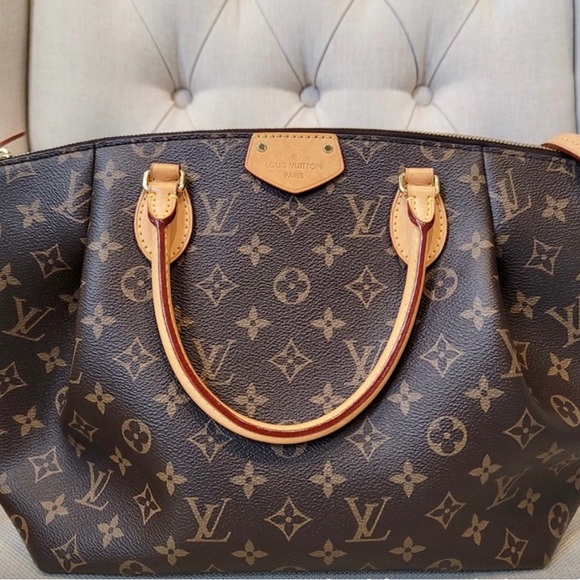 Louis Vuitton Monogram Turenne MM - Picture 3 of 12